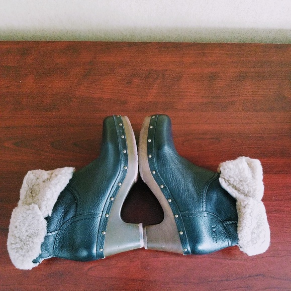 UGG Amoret Women's Black Leather Boot (US Size 6) - Picture 4 of 6